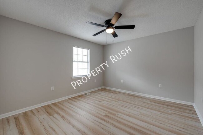 Building Photo - 340 Alpine Dr