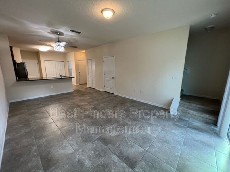 Building Photo - 726 Servia Dr