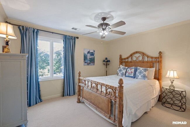 Building Photo - Stunning 4BR Townhome in Paces West Community