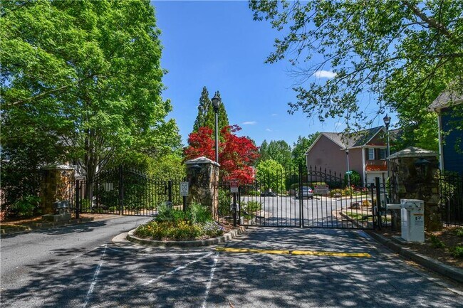 Building Photo - 2201 Landing Walk Dr