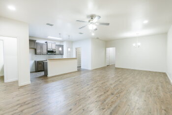 Building Photo - Newer Townhome Located South Of Town Near ...