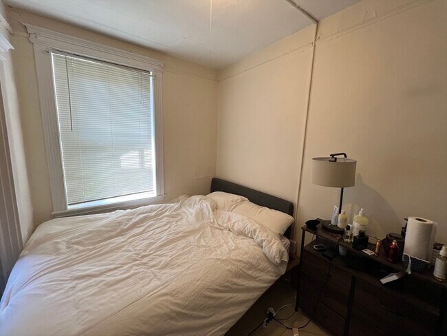 Building Photo - 76 Myrtle St