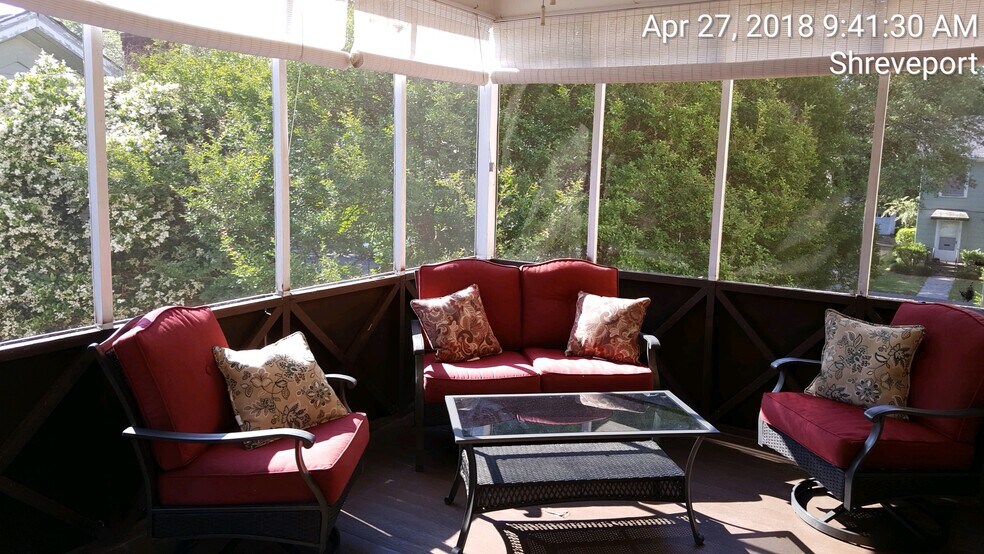 Building Photo - 528 Stephenson St