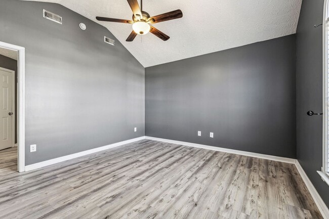 Building Photo - Upperglade Ct