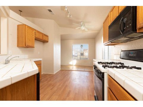 Building Photo - 3734 Hickory Ct