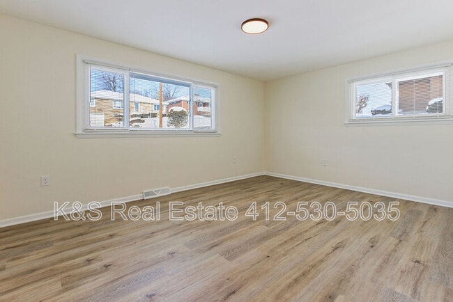 Building Photo - 1020 Grove St