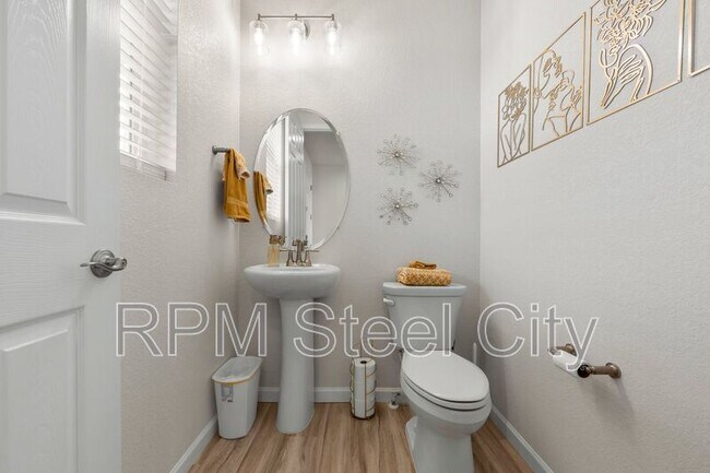 Building Photo - 1905 Manassa St