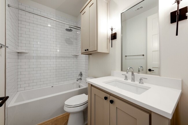 Building Photo - 1201 W 22nd St