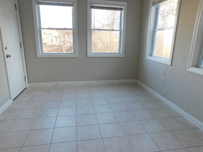 Building Photo - 251 Neponset St