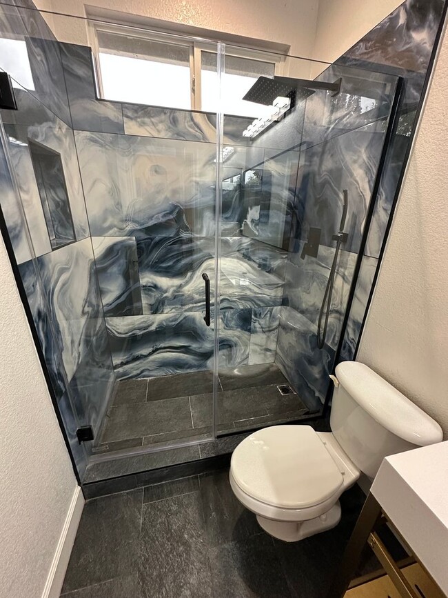 Building Photo - Beautiful Natomas Park Home – 5 Bed / 3 Bath, new interior paint, 2 story!