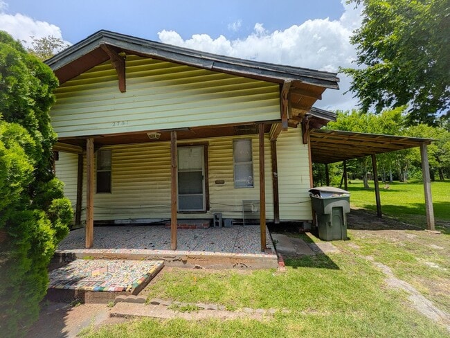 Primary Photo - 2701 Thomas Blvd