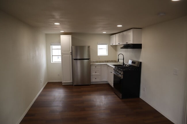Building Photo - 800 S Quarterhorse Ave