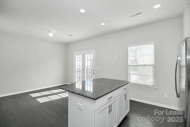 Building Photo - 3047 Potomac River Pkwy