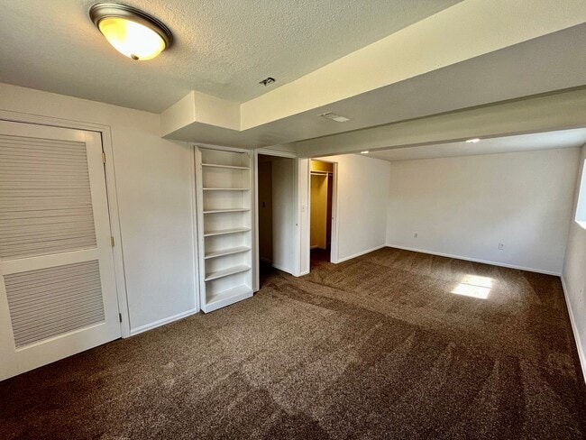 Building Photo - 3 Bedroom Ranch Style Home!