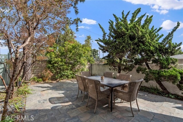 Building Photo - 516 Rosecrans Ave