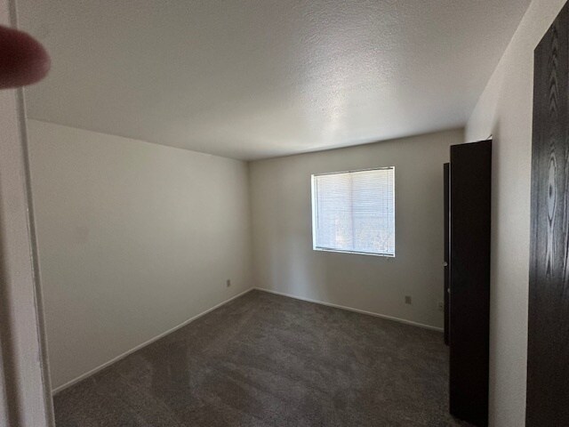 Building Photo - HOUSE FOR RENT