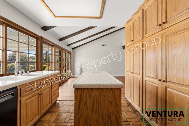 Building Photo - Charming 3-Bedroom 2 Bath Home with Spacious 1826 Sq. Ft. Layout in the East Simi Valley!
