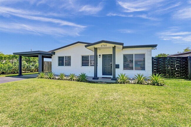 Building Photo - 6740 Custer St