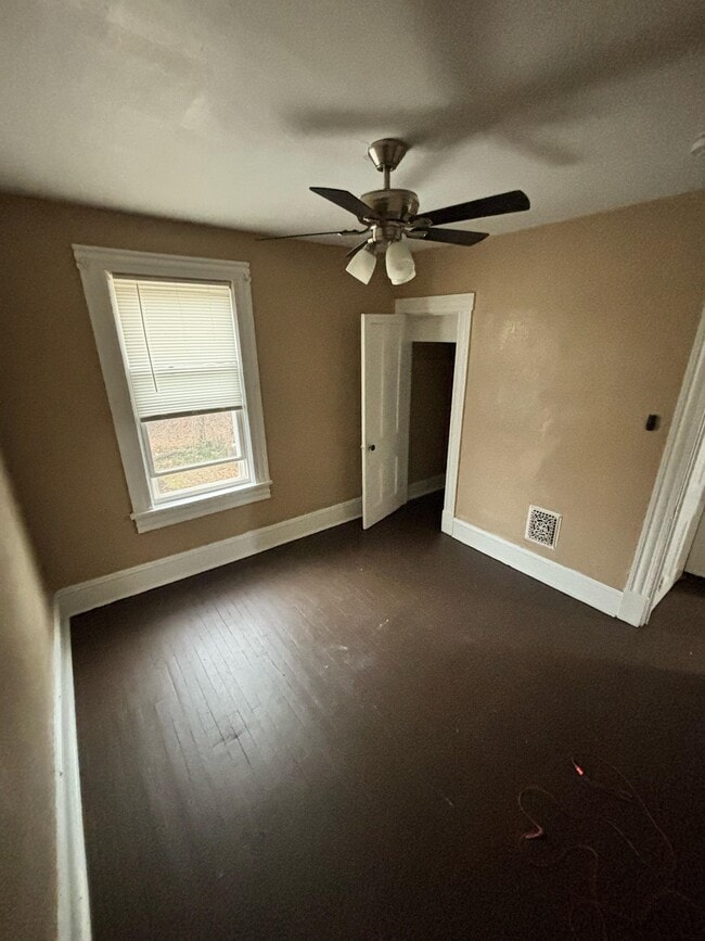 Building Photo - 2289 E 93rd St