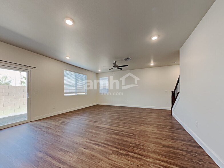 Building Photo - 6039 Schmidt St