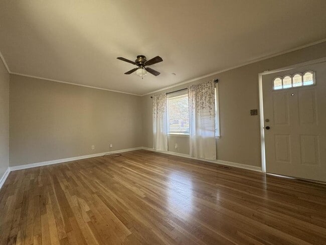 Building Photo - 104 Biltmore Terrace