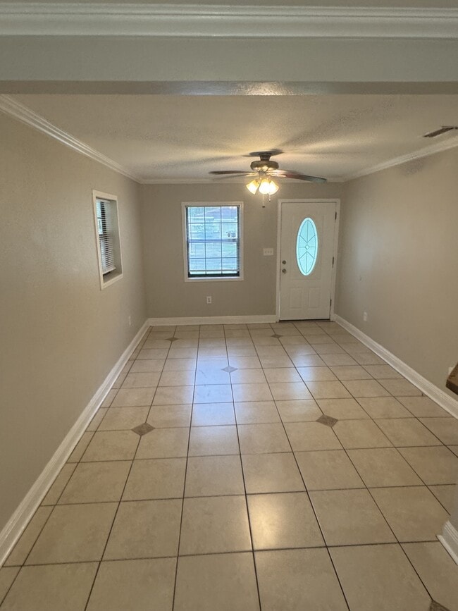 Building Photo - 2802 Southwood Dr