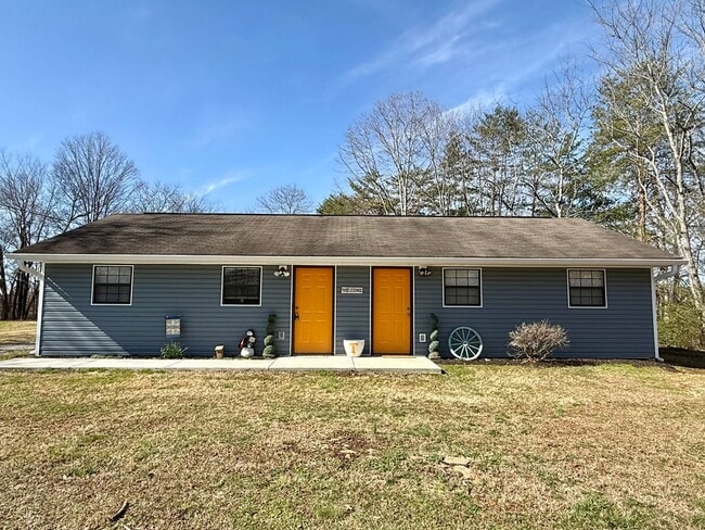Building Photo - 802 Old McGinley Dr
