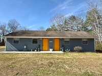 Building Photo - Maryville 37803 - Charming and freshly updated 1-bedroom, 1-bath duplex - Lawncare and water is i...