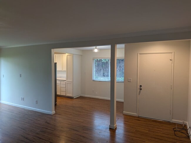 Building Photo - Beautiful Single-Story Home for Rent in La Verne