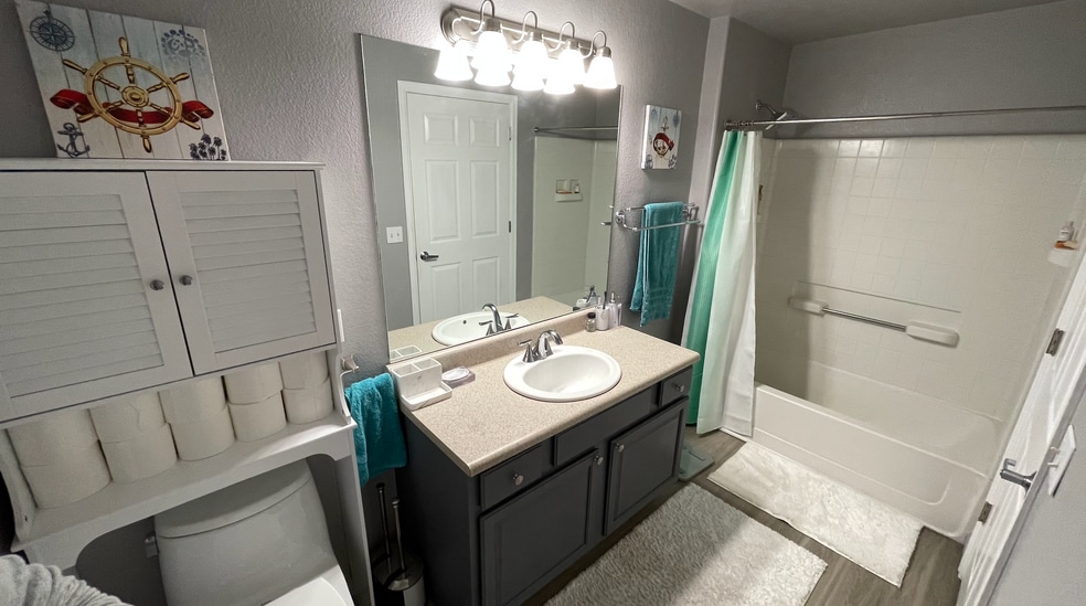 Building Photo - 1415 S Galena Way