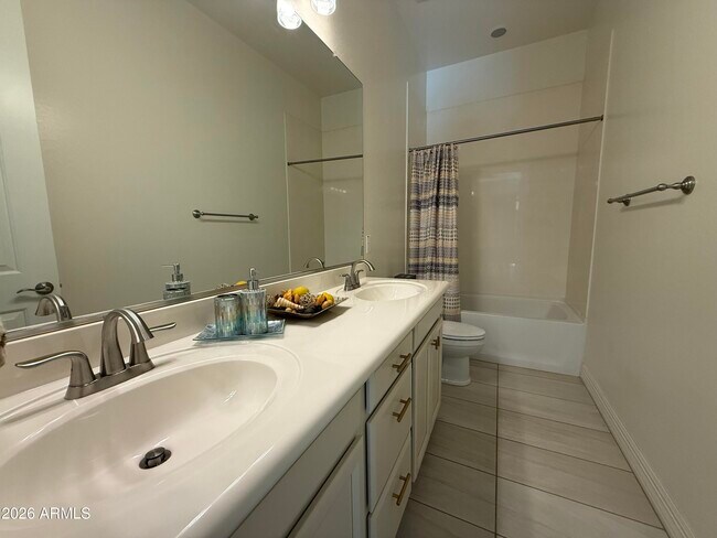 Building Photo - 2307 E Mahogany Pl