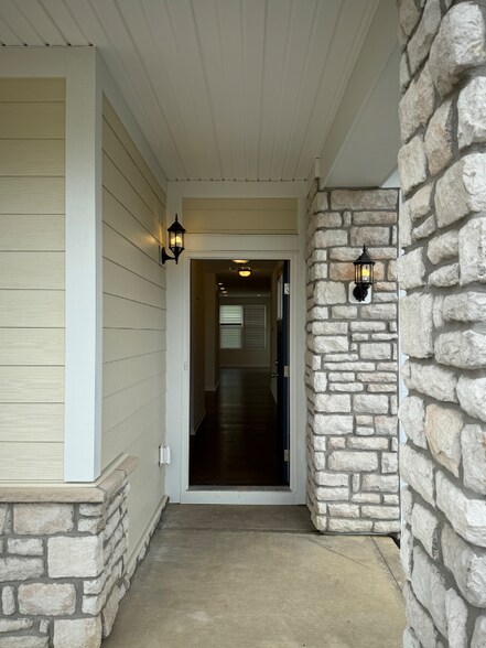 Building Photo - 8580 Apricot Wy