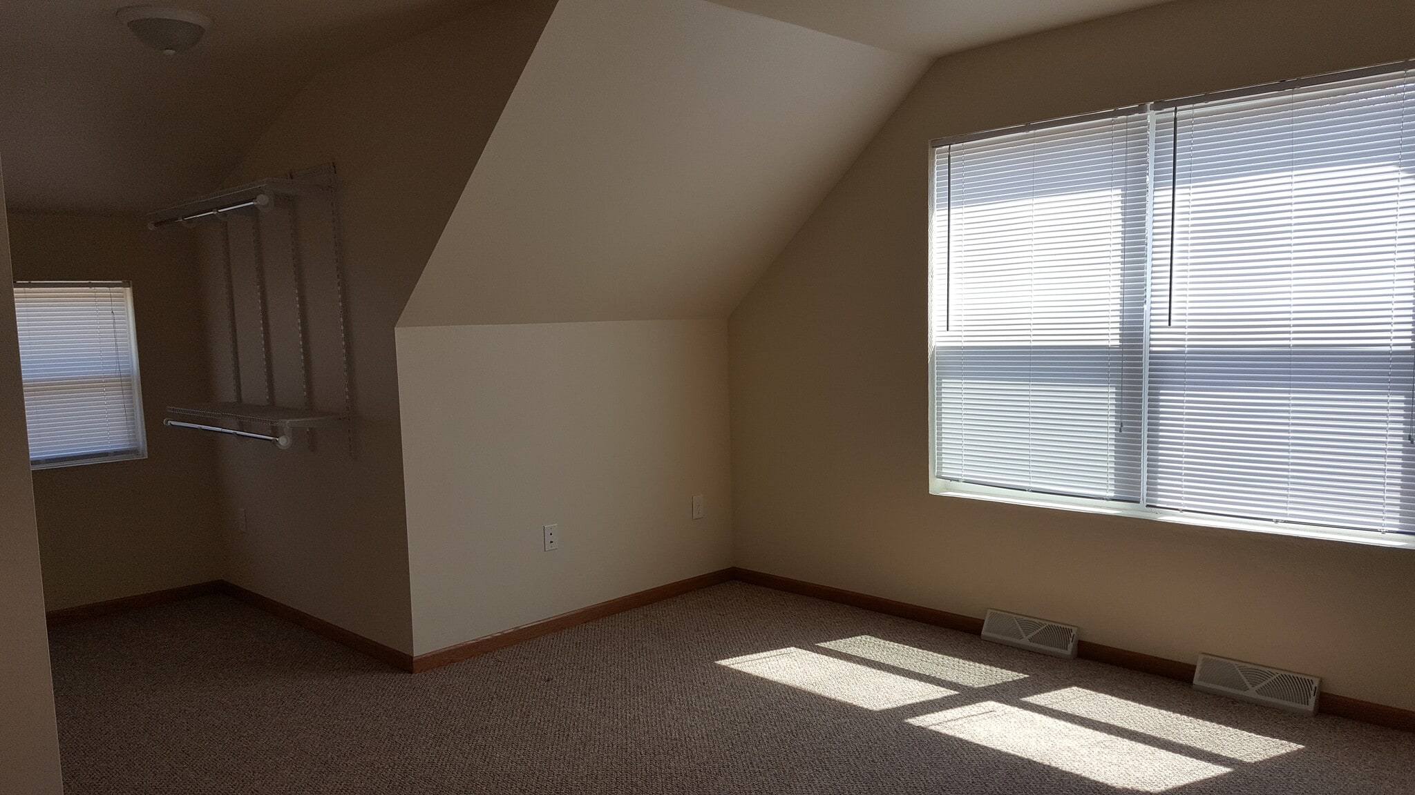 2nd bedroom (upper) - 2423 Parkfield Drive