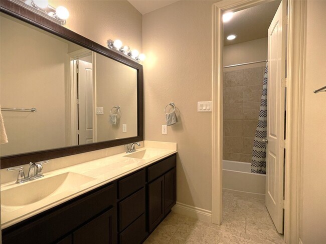 Building Photo - 738 Somerset Landing Ln