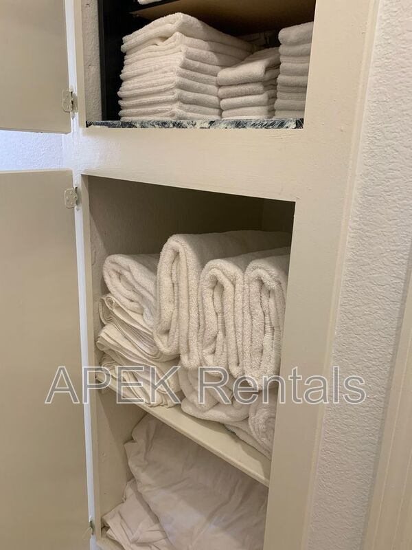 Building Photo - 61493 Desert Air Rd