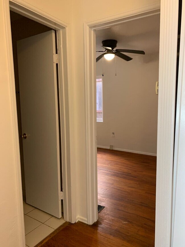 Building Photo - Curlew