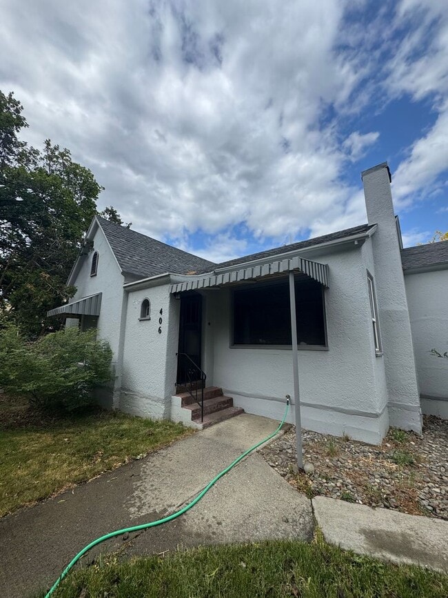 Building Photo - Charming 3 Bed Rental in Prime Location