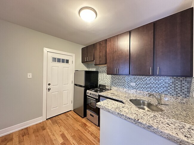 Building Photo - 2917 N Mildred Ave