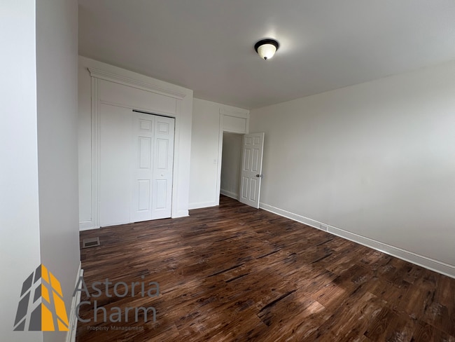 Building Photo - Modern 4-Bedroom with Yard & Easy Downtown...