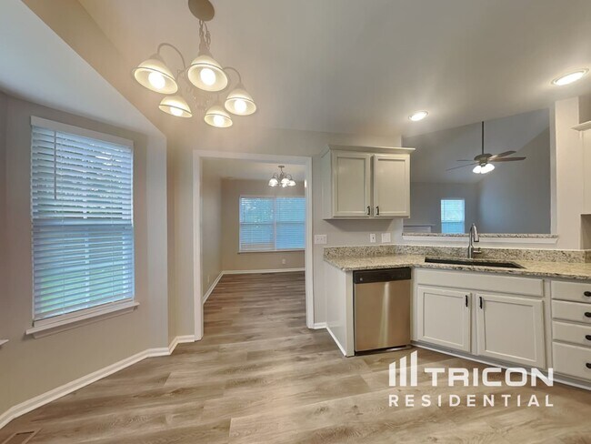 Building Photo - 832 Aimes Ct