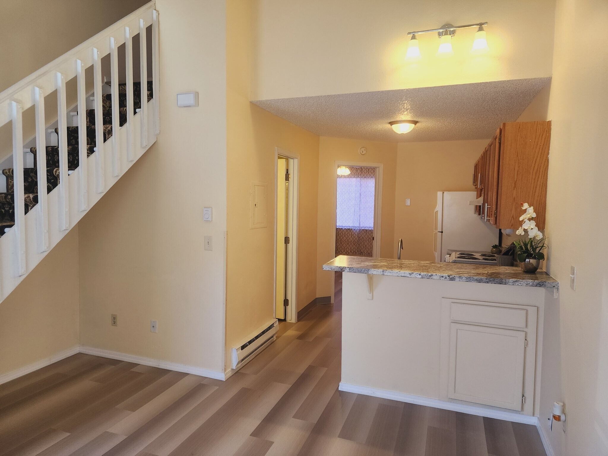 Building Photo - 147 Wellington St