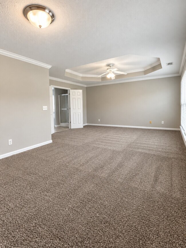 Building Photo - 217 Sweetwater Station Dr