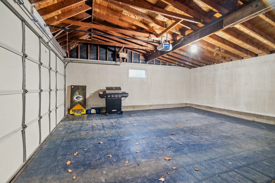 Building Photo - 1077 Liberty St