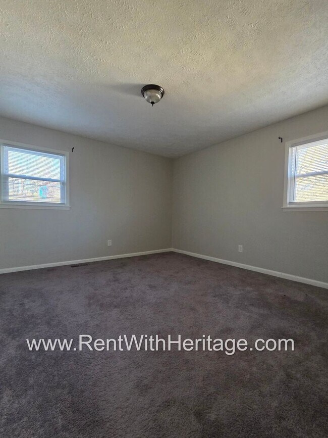 Building Photo - Georgous 3 Bedroom, 2 Bath home with lots of upgrades