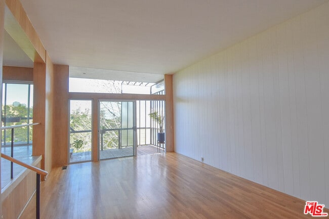 Building Photo - 8895 Appian Way