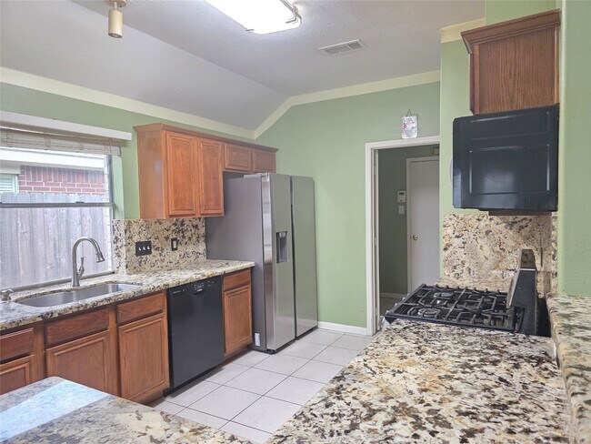 Building Photo - 17226 Stratford Green Dr