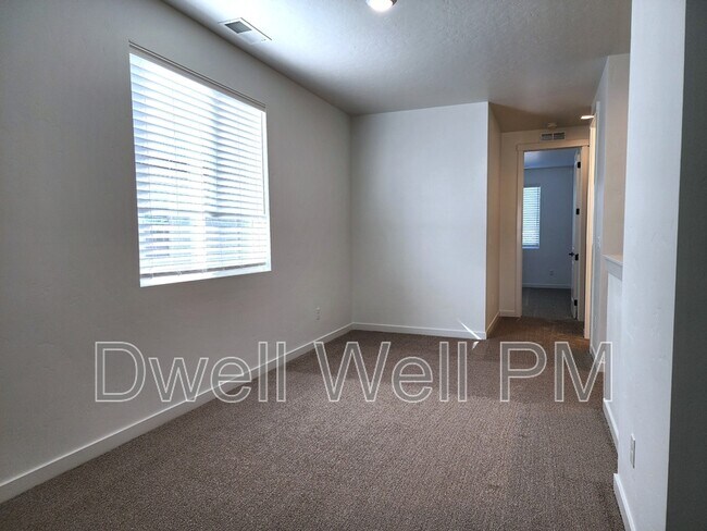 Building Photo - 350 N Lagrasse Ln