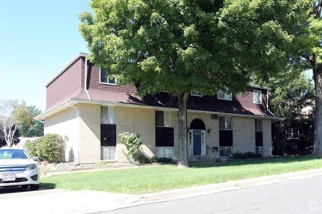Primary Photo - 215 N Grant St
