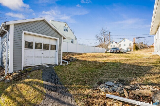 Building Photo - 8 Reynolds Pl