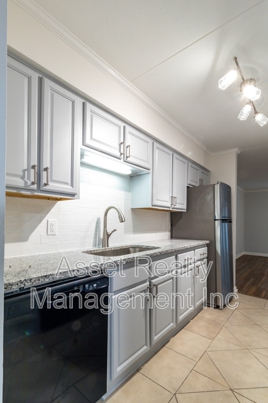 Building Photo - 454 Berlin Dr